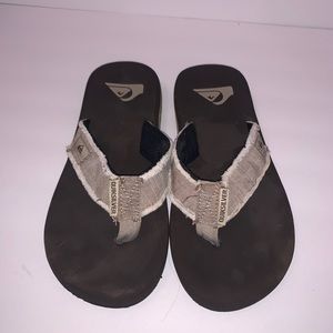 Quicksilver flip flops tan fabric with raw hem
